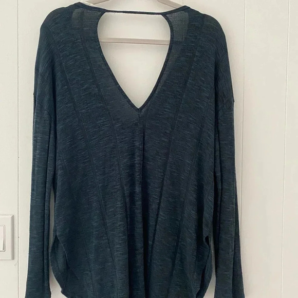LUSH Sweater Tunic Top Women M Dark Blue Stretchy V-Neck in front and back - Picture 2 of 6